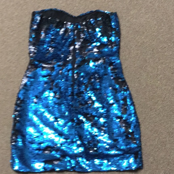 Short Cocktail/Party Dress - Picture 2 of 5